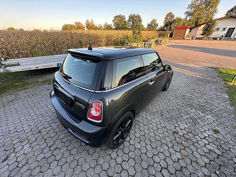 MINI Cooper S Bi-Xenon SHZ Pano Tempomat Klimaautomatik